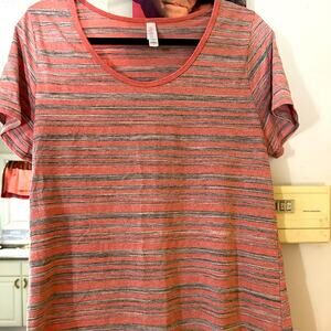 LuLaRoe L classic top never worn no tags